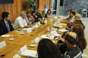 O governador Rollemberg reuniu-se com representantes da sociedade civil nesta segunda-feira (9), no Palácio do Buriti.