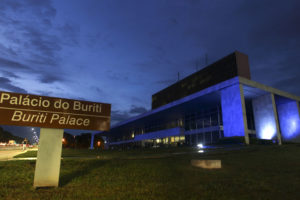 Durante todo o mês de novembro o Palácio do Buriti estará iluminado em azul para chamar atenção sobre a prevenção ao cancêr de próstata.