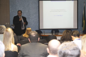 O diretor de Estudos e Pesquisas Socioeconômicas da empresa, Bruno de Oliveira Cruz, apresentou os dados do Idecon-DF.