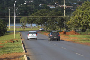 Para dar andamento às obras do Trevo de Triagem Norte, o Departamento de Estradas de Rodagem do Distrito Federal (DER-DF) interdita trecho do Eixo Leste (eixinho de baixo), na altura da 216 Norte a partir deste sábado (20).