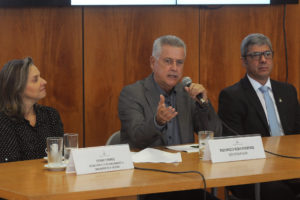 O governador Rodrigo Rollemberg em entrevista coletiva