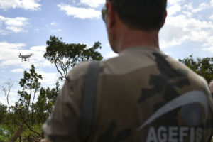 Com o drone, Agefis consegue fiscalizar com maior eficiência áeras como terrenos baldios. Foto: Andre Borges/Agência Brasília