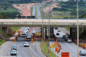 Motoristas que passam pelo Balão do Torto, na via Estrada Parque Indústria e Abastecimento (Epia), devem ficar atentos neste fim de semana. Das 7 horas de sábado (27) às 19 horas de domingo (28), o trecho no sentido para Sobradinho será bloqueado.