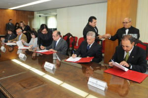 Acordo firmado entre o governo de Brasília, o STJ, o TSE, e o TST torna compartilhada a gestão do Bosque dos Tribunais.