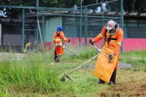 As melhorias promovidas em 30 edições do Cidades Limpas passarão para os colégios do Distrito Federal. O governo de Brasília lançou nesta quinta-feira (1º) o Escolas Limpas, programa de revitalização das unidades de ensino.