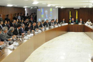 Presidente da República, Michel Temer, anunciou liberação de financiamento para os estados reequiparem as forças de segurança. Rodrigo Rollemberg participou da reunião no Palácio do Planalto