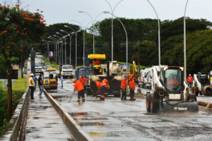 Novacap promove revitalização da Ponte das Garças. Medida é necessária para a execução de obras de melhoria na estrutura, como recuperação de lajes, substituição do pilar central e recolocação da junta de dilatação.