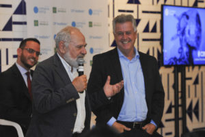 O secretário-adjunto de Ciência e Tecnologia, Thiago Jarjour; o presidente da Campus Party, Francesco Farruggia; e o governador Rollemberg. Foto: Renato Araújo/Agência Brasília