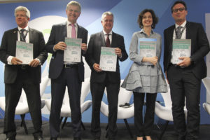 O vice-presidente da ONU Água, Joakim Harlin; o diretor-executivo da ONU Meio Ambiente, Erik Solheim; o governador de Brasília, Rodrigo Rollemberg; a diretora-geral da Unesco, Audrey Azoulay; o coordenador e diretor do Programa de Avaliação dos Recursos Hídricos da Unesco