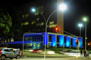 O Palácio do Buriti fica iluminado em azul até sábado (7) em alusão ao Dia Mundial de Conscientização do Autismo.