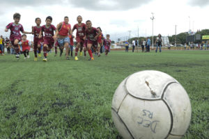 Campo sintético em Sobradinho II foi entregue à população neste domingo (8). Foto: Tony Winston/Agência Brasília