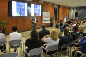 O governador Rollemberg durante a apresentação da Pesquisa de Perfil dos Participantes do 8º Fórum Mundial da Água.