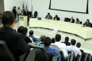 Aula inaugural do mestrado em gestão econômica de finanças públicas na UnB teve a presença do governador Rollemberg e da reitora da universidade, Márcia Abrahão.