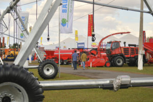 A AgroBrasília foi aberta oficialmente nesta terça-feira (15) e segue até o próximo dia 19 no PAD-DF.