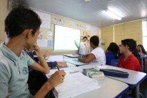 As inscrições para os Centros Interescolares de Línguas (CILs) serão abertas em 5 de junho para alunos da rede pública que cursam do sexto ano do ensino fundamental até o médio. Valem também para o segundo e terceiro segmentos da educação de jovens e adultos (EJA).