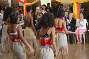 O embaixador do Peru, Vicente Rojas Escalante, vistou com a colaboradora do governo Márcia Rollemberg o Alunos do Centro de Ensino Fundamental Vendinha, em Brazlândia.