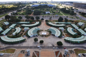 Ocupantes dos boxes na Feira da de Artesanato da Torre de TV foram convocados a atualizar os dados cadastrais com a Secretaria das Cidades.