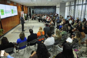 Decreto assinado pelo governador Rollemberg institui a Política Intersetorial de Enfrentamento à Violência Sexual de Crianças e Adolescentes do Distrito Federal.