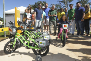 Estação de bicicletas compartilhadas no Deck Sul oferece também bikes infantis.