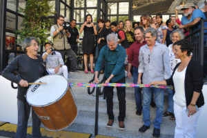 Após passar por reforma, o Espaço Cultural Renato Russo, na 508 Sul, foi reaberto neste sábado (30). O governador de Brasília, Rodrigo Rollemberg, acompanhado da esposa e colaboradora do governo, Márcia Rollemberg, participou da solenidade de entrega.