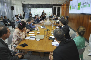 Última reunião do gabinete de acompanhamento da greve dos caminhoneiros ocorreu nesta segunda-feira (4).