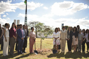 Ao centro a primeira-dama e colaboradora do governo de Brasília, Márcia Rollemberg, e Karen Pence, mulher do vice-presidente norte-americano, Mike Pence. Foto: Andre Borges/Agência Brasília