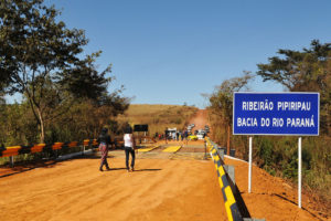 A via Vicinal 113, que atende a 450 famílias, além de alunos e funcionários do Centro de Ensino Fundamental (CEF) Pipiripau II, no núcleo rural de Planaltina, recebeu uma ponte na tarde desta quinta-feira (5).