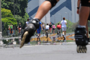 O horário de funcionamento do Eixão do Lazer será alterado com o início do horário brasileiro de verão. A partir de domingo (4), as seis faixas do Eixo Rodoviário de Brasília ficarão interditadas para veículos das 7 às 19 horas.