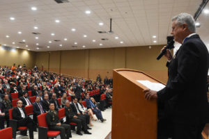 Medalha Mérito Segurança Pública reconhece os serviços dos que colaboram para a integração do setor. Governador Rodrigo Rollemberg participou da solenidade.