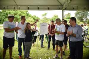 O governador de Brasília, Rodrigo Rollemberg, cedeu parte do terreno da Residência Oficial de Águas Claras para o parque que agora contará com mais 310 mil m²