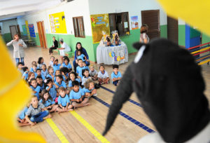 Projeto da Secretaria de Saúde apresenta a dengue por meio de teatro infantil / Foto: Lúcio Bernardo Jr./Agência Brasília