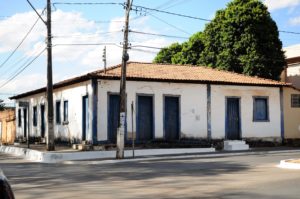 Planaltina é história pura. Pelas ruas da parte mais antiga, as construções preservadas remetem a um período em que a capital da República, Brasília, não passava de um sonho. Segunda-feira (19/08) o mais antigo núcleo urbano do DF completa 160 anos, na foto casarão antigo em Planaltina.Fotos: Lúcio Bernardo Jr Agência Brasília.