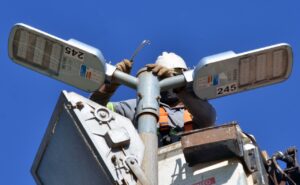 Neste mês, o Luz que Protege já instalou luminárias de LED no Setor Água Quente, na Nova QNL, na Vila Basevi e no Setor Leste do Gama. Esta semana, Santa Luzia recebe o programa | Foto: Gilberto Alvez/CEB Ipes