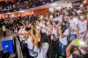 A recepção dos estudantes a Patrick Cosgrave, diretor executivo da Web Summit, somou aos esforços para sensibilizar os organizadores do evento internacional de tecnologia a realizar a próxima edição em Brasília | Foto: Agência Brasília