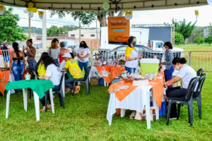 A Secretaria de Justiça e Cidadania, após a retomada das atividades presenciais, em junho de 2021, realizou um total de 16 dias de feiras com os trabalhos produzidos pelas mulheres atendidas pelo Pró-Vítima| Foto: Renato Araújo/Agência Brasília