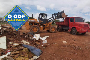 Todo mês, durante duas semanas, a administração local recebe um reforço de peso que ajuda a tornar Ceilândia mais limpa: as equipes do GDF Presente | Foto: GDF Presente