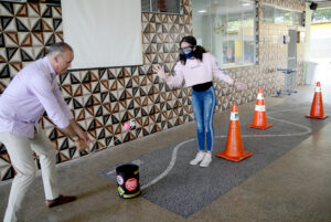 Óculos especiais simulam como fica a visão de quem está com alcoolemia | Foto: Lúcio Bernardo Jr/Agência Brasília