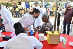 Para facilitar o acesso dos moradores, o evento foi montado em um local de grande movimentação: no estacionamento da Feira de Eletrônicos, no Setor Educacional | Foto: Jhonatan Vieira/Sejus